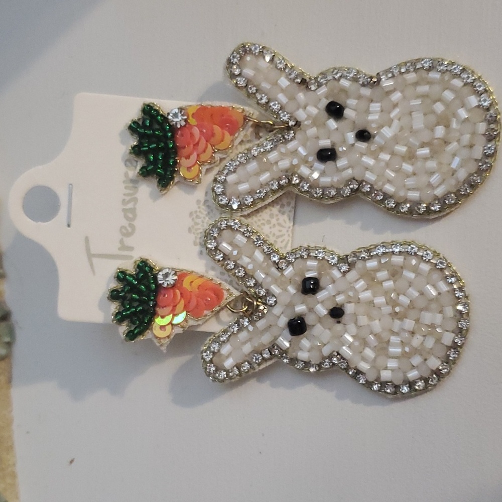 NWT  Easter Bunny bling pierced earrings - Picture 2 of 3